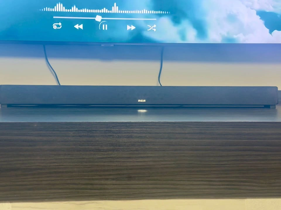 Samsung 70” 4K Smart TV + FREE RCA Speaker - Moving Sale - photo 3