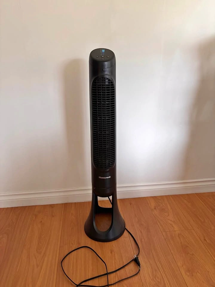 MOVING SALE – Honeywell QuietSet Tower Fan