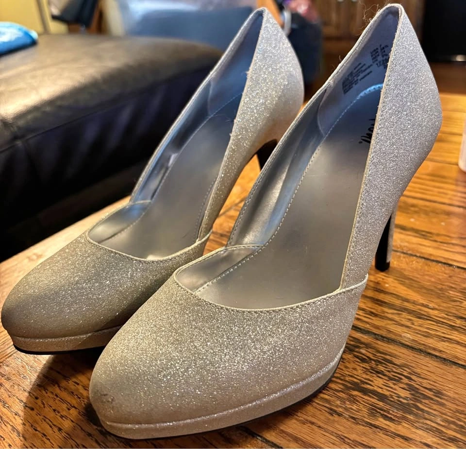 Women's Size 7 Fioni "Jubilee" Platform Pumps