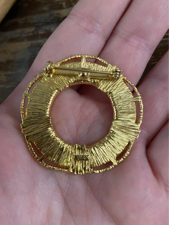 Vintage Coro gold coloured brooch pin “Lifeline” - photo 2