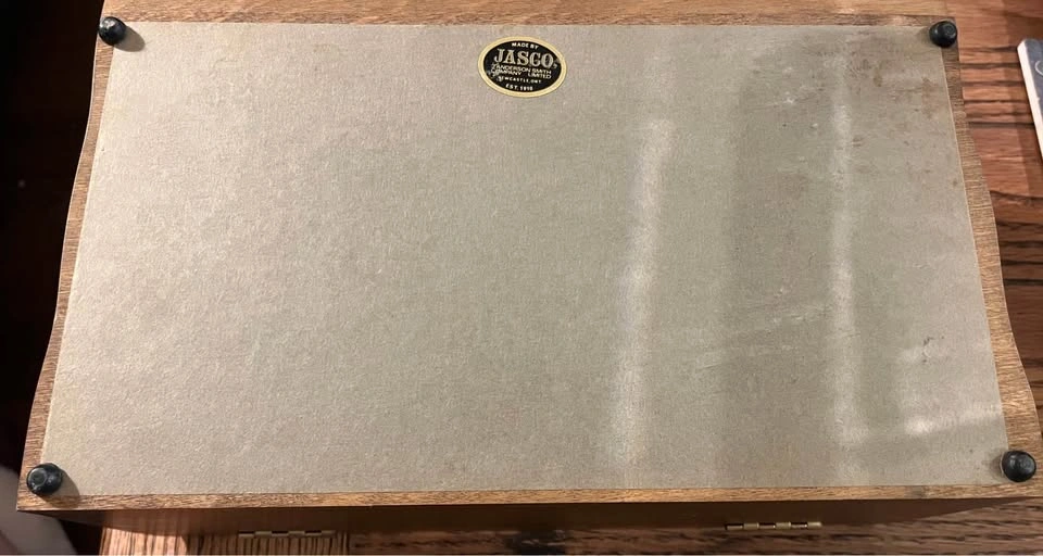 Large solid wood jewelry box - photo 3