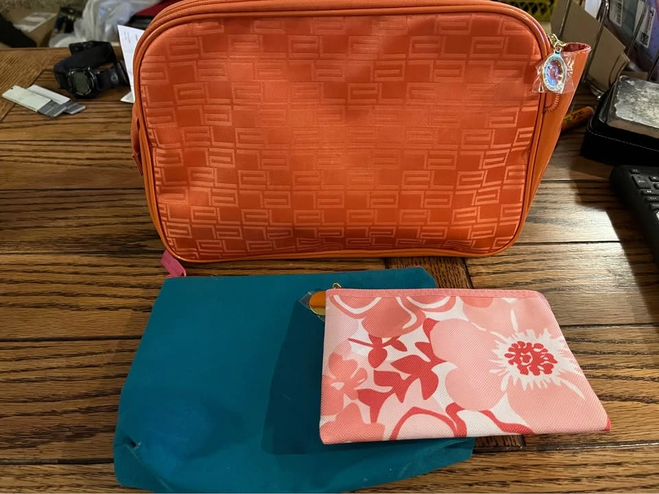 Makeup Bags - Estée Lauder, Lancôme & More - photo 3