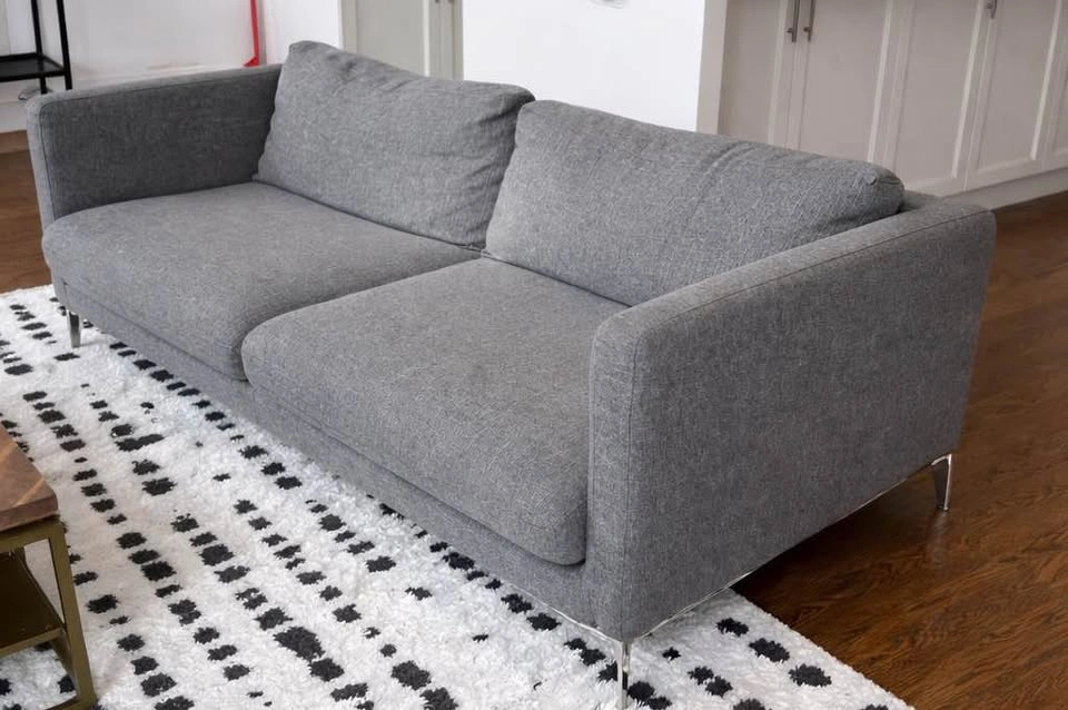 Structube sofa MUST BE PICKED UP TODAY - photo 2