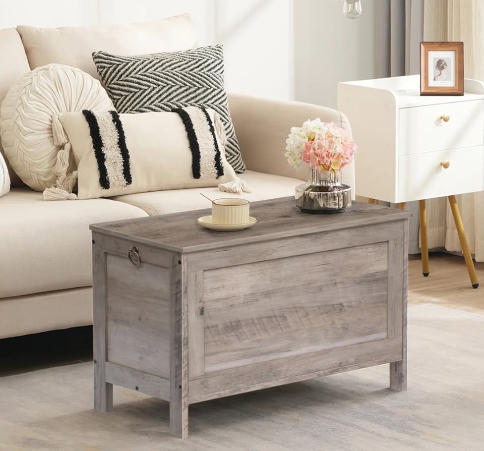 Greige Blanket/ Vinyl Storage Chest - photo 5