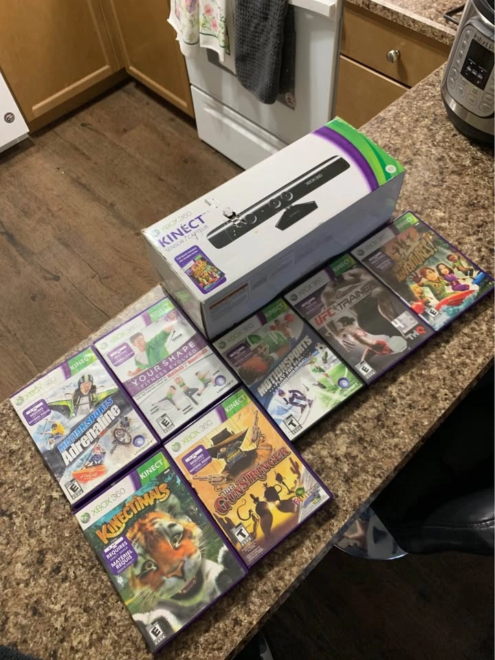 Xbox 360 Kinect Bundle with 7 Games - photo 3