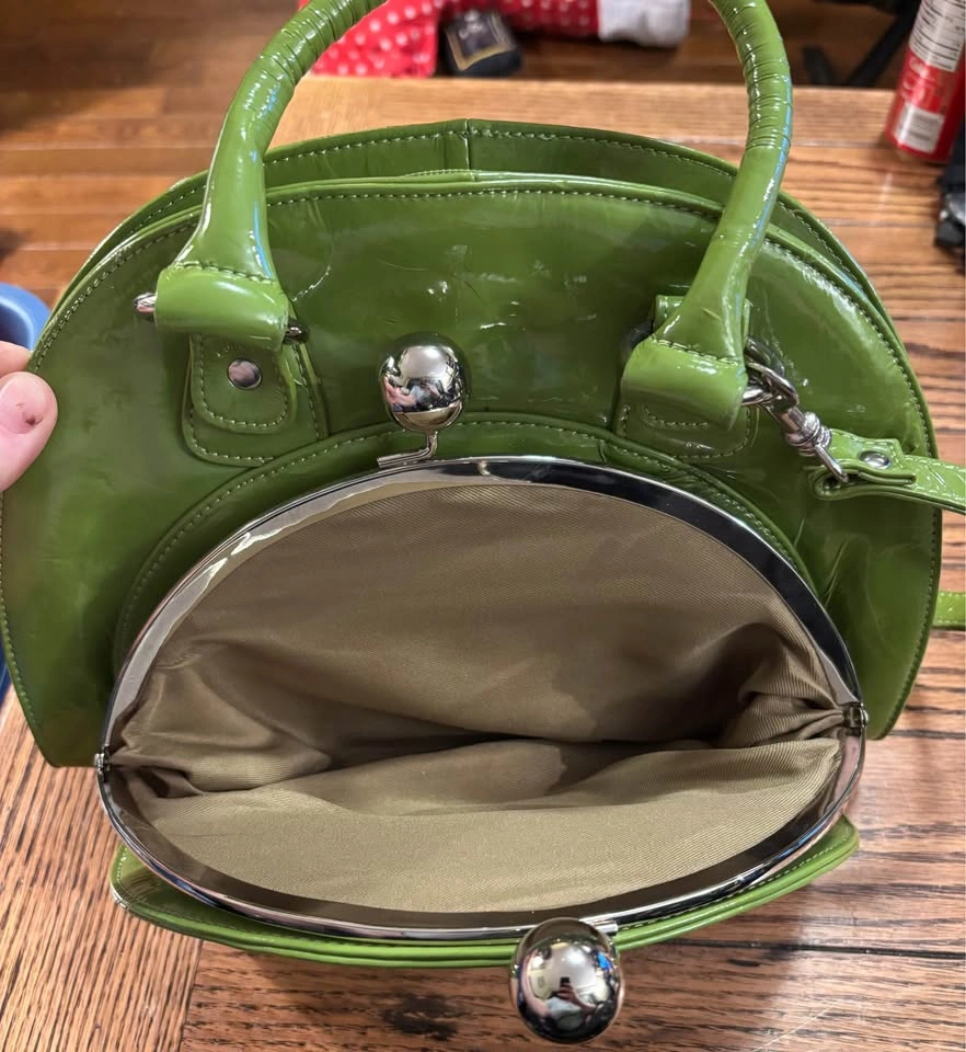 Unique Green Vinyl Purse - photo 2
