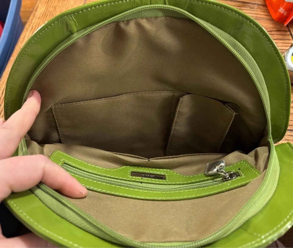 Unique Green Vinyl Purse - photo 4
