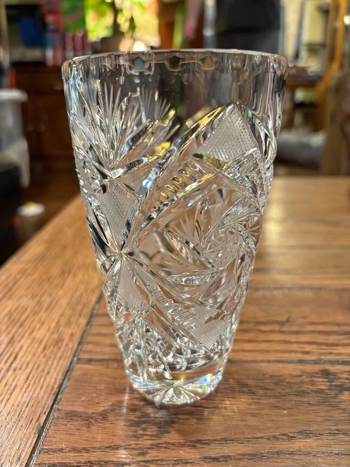 Gorgeous heavy cut crystal vase