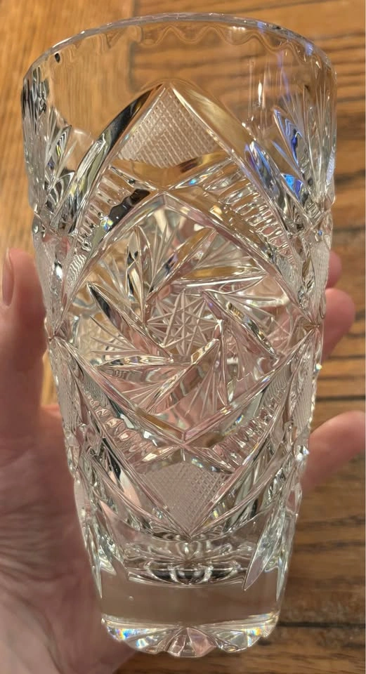 Gorgeous heavy cut crystal vase - photo 2