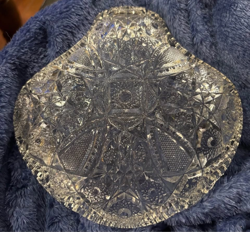Strange Shaped Cut Glass Shallow Bowl - photo 2