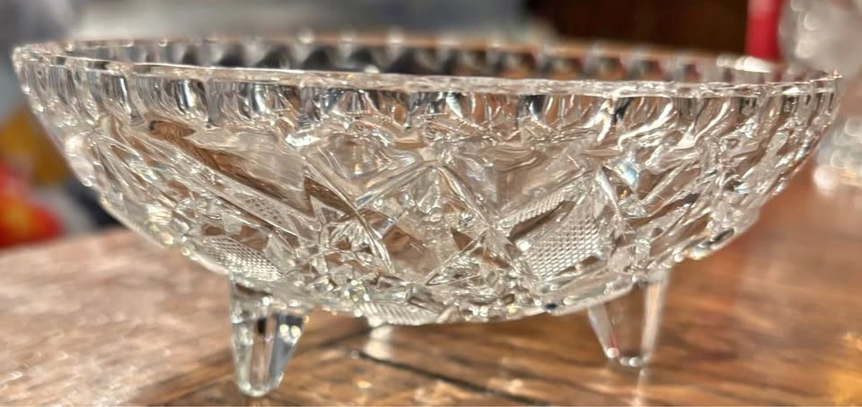 Cut glass/crystal footed decor bowl