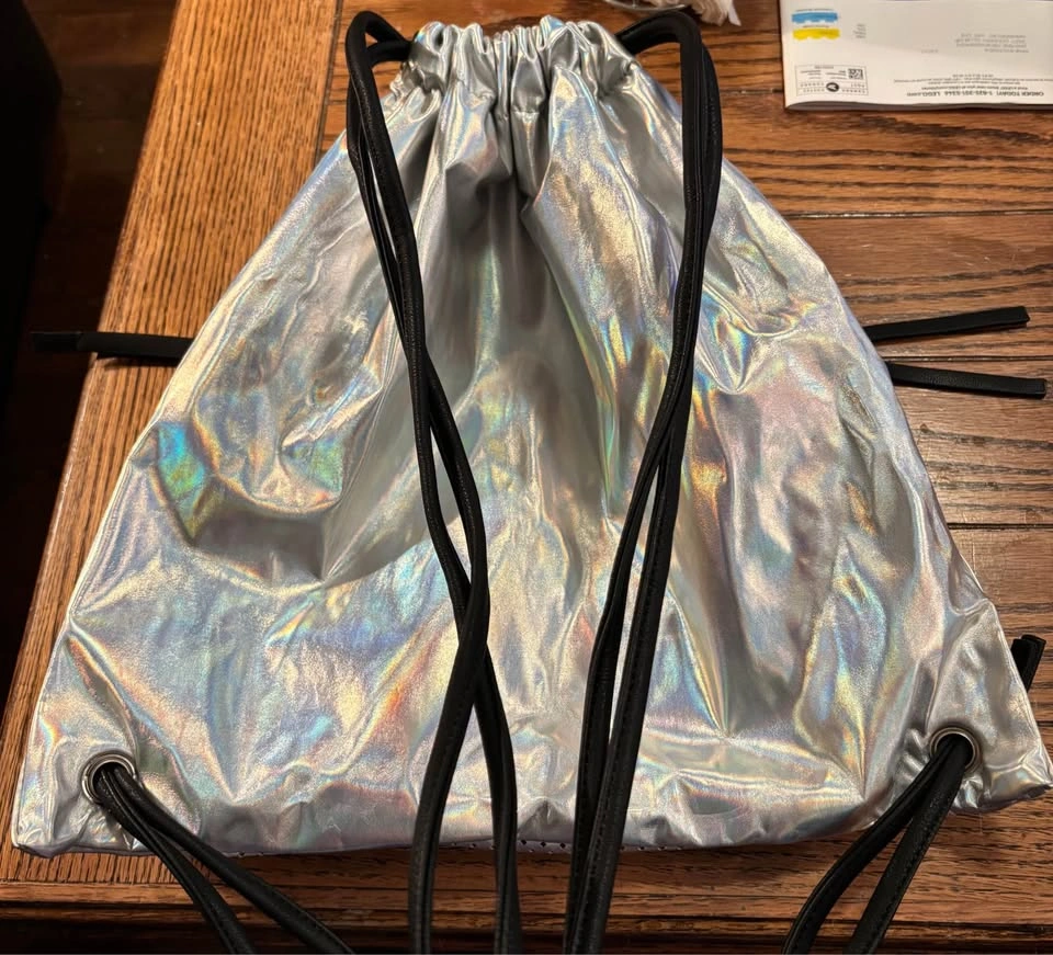 Like new glittery silver Aldo drawstring backpack bag - photo 4