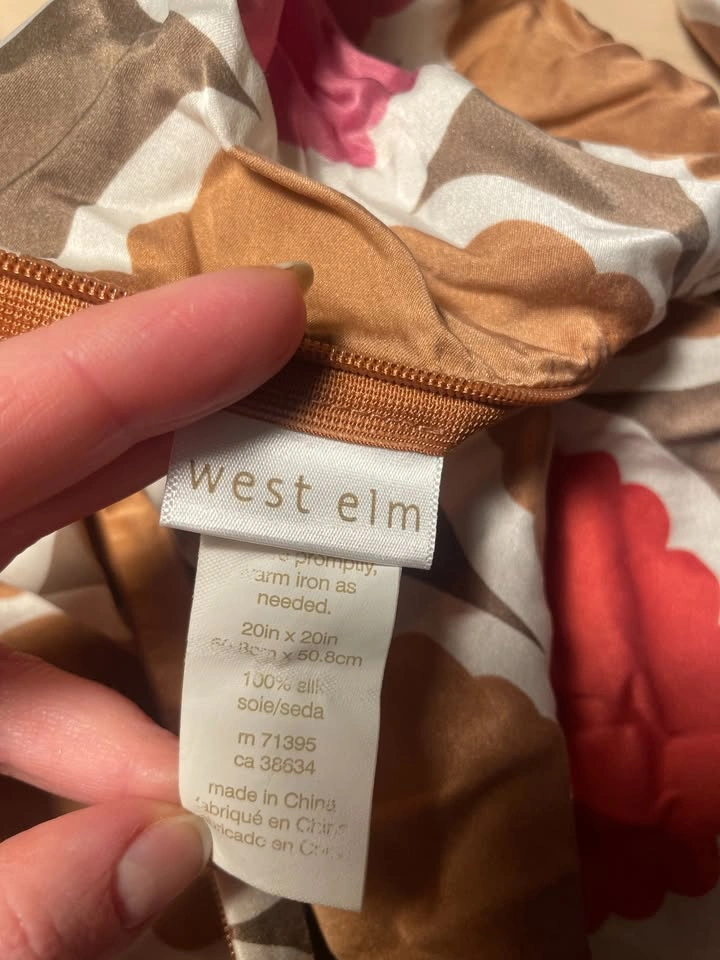 West Elm Silk Pillowcases (4) 20x20 - photo 4