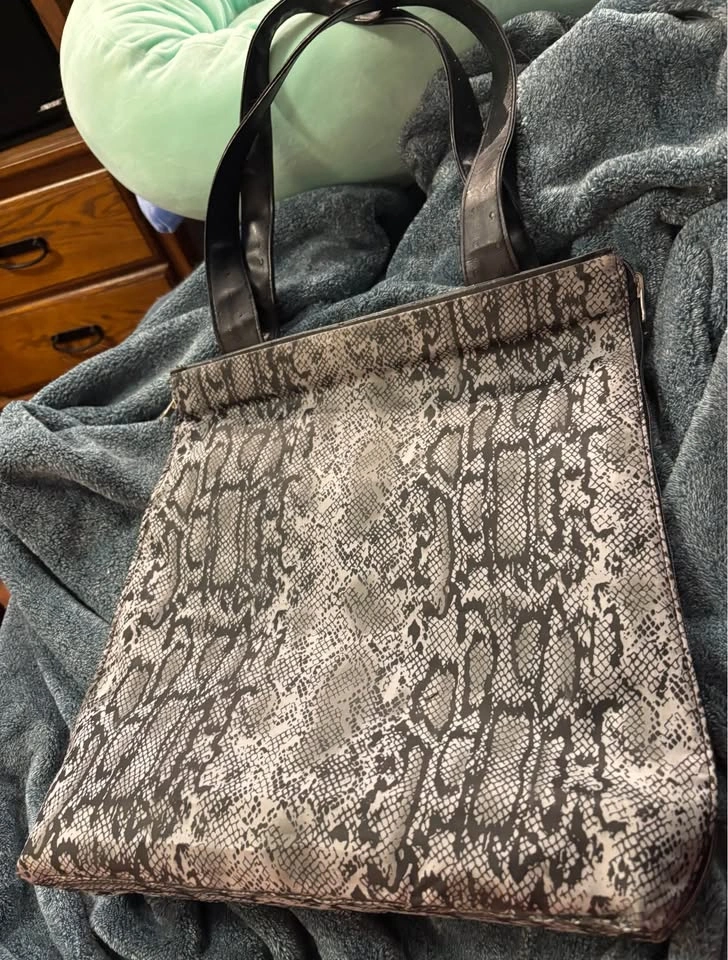 Neat reversible faux ostrich leather/snakeskin tote bag - photo 3