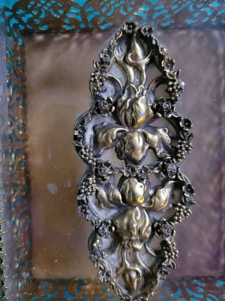 beautiful vintage jewellery box - photo 3