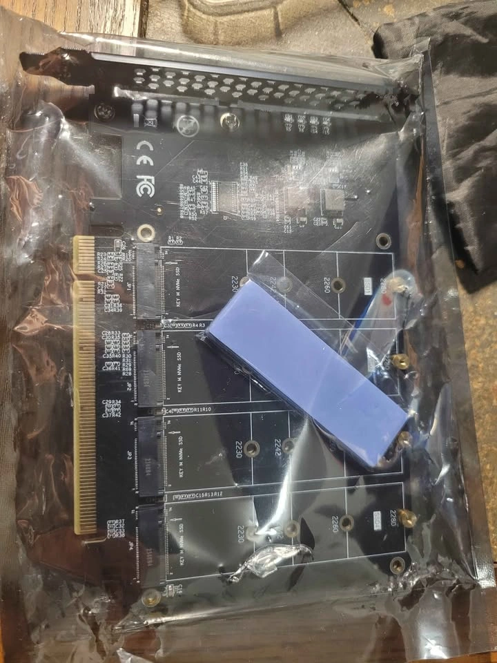 NVMe SSD Adapter for Multiple Drives - photo 2