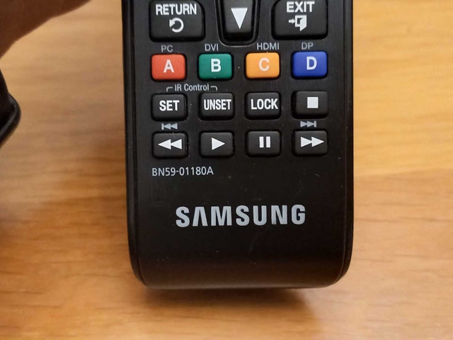 Samsung Genuine Remote Control BN59-01180A - photo 4