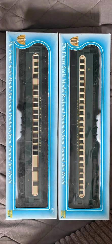 IHC Premier Series Delaware and Hudson Model Train Cars