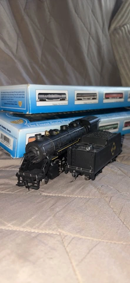IHC HO Scale Erie 2-8-0 Steam Locomotive & Tender #1308 - photo 3