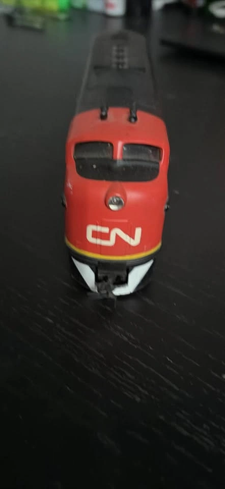Canadian National CN 9166 Model Train Locomotive - photo 2