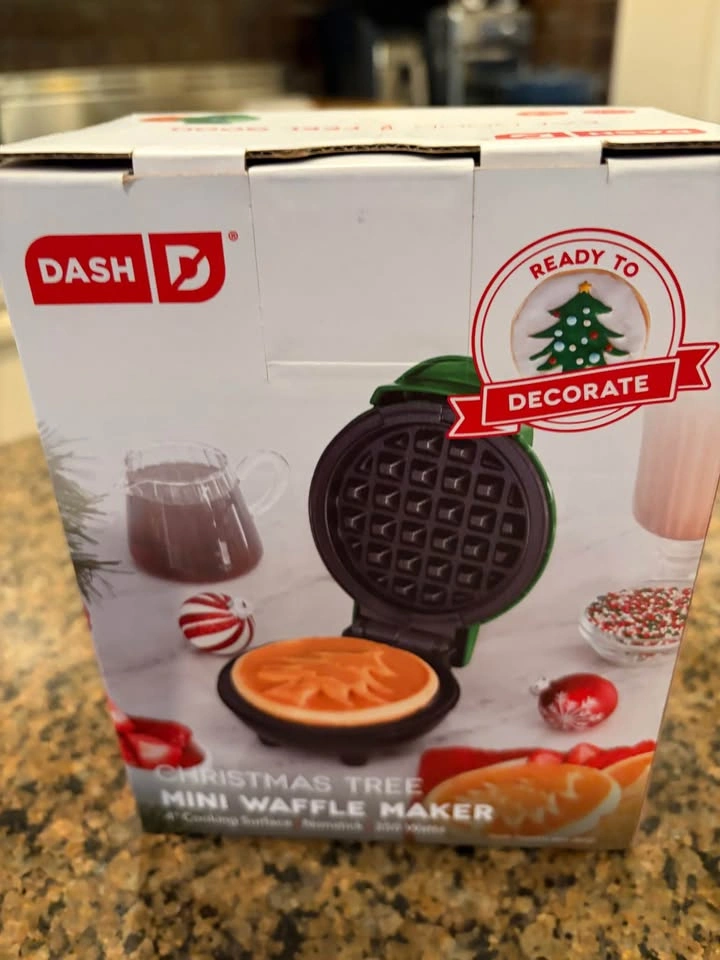 Mini Christmas Waffle Maker - photo 2