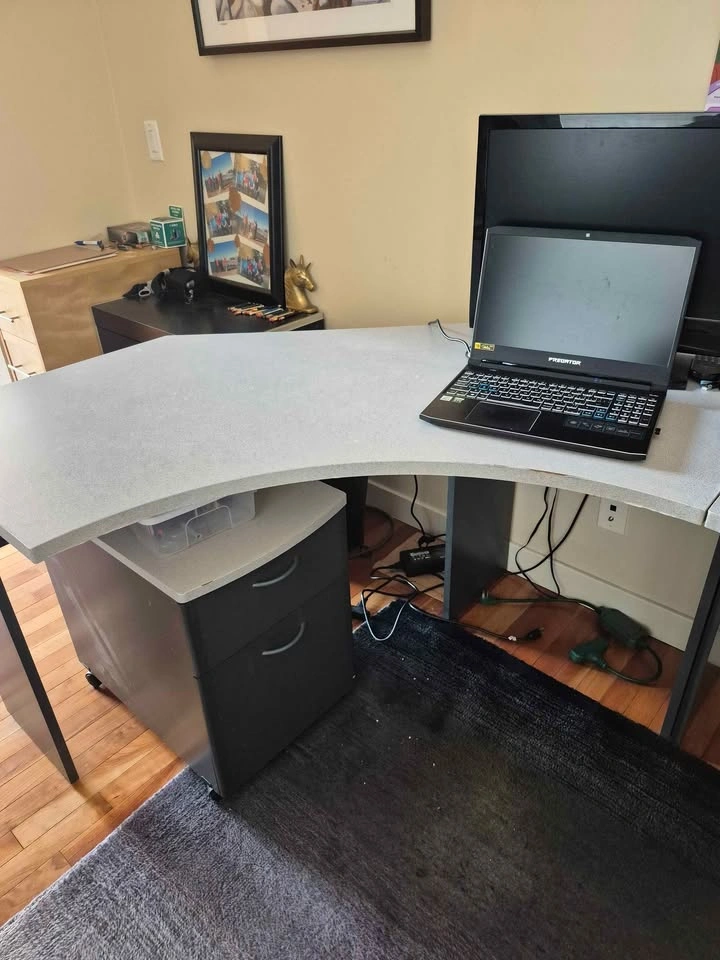 Bestar Office Desk Unit - photo 2