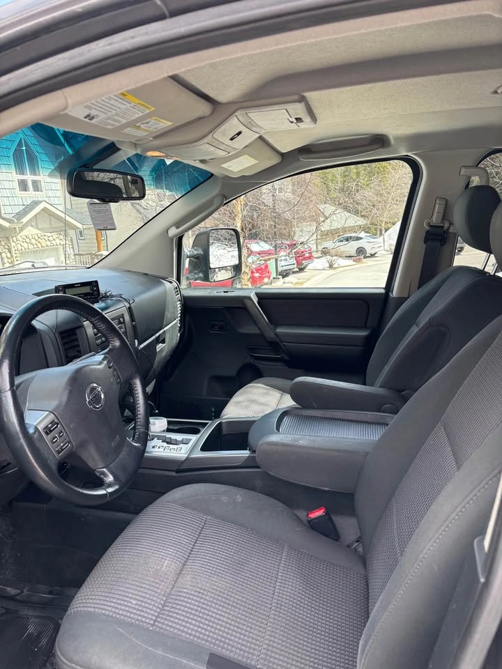 2011 Nissan Titan Crew Cab - photo 2