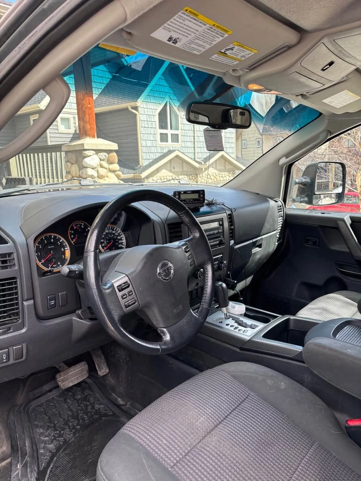 2011 Nissan Titan Crew Cab - photo 3
