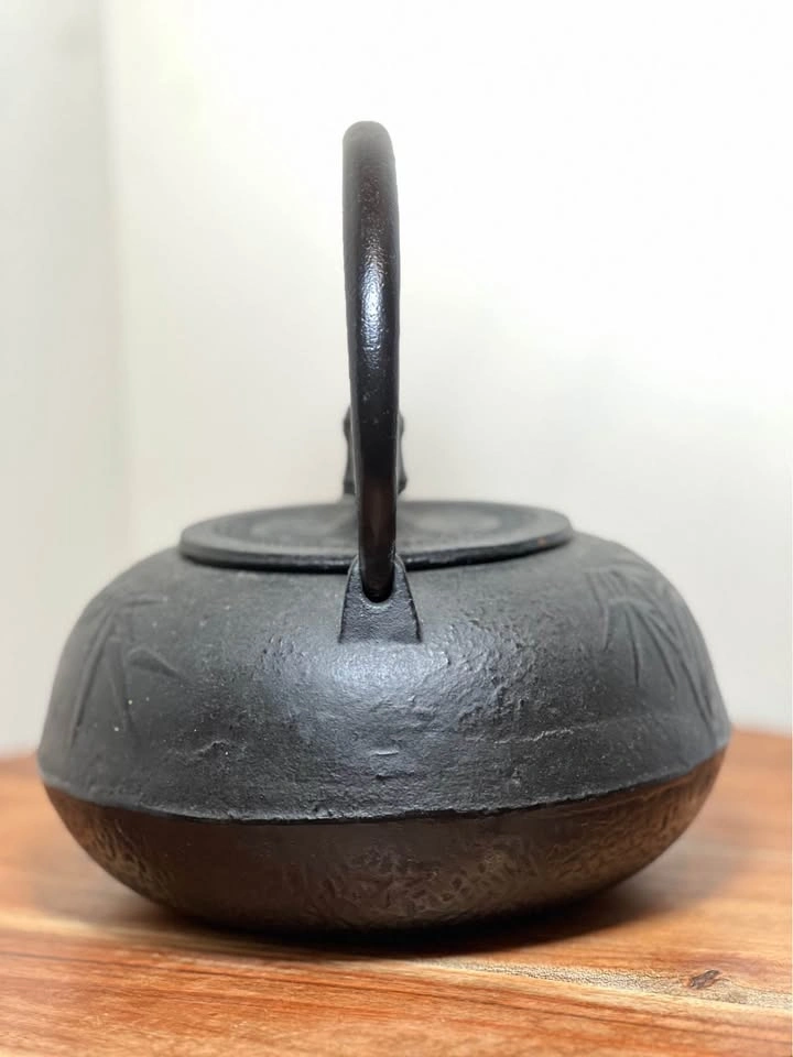 Vintage Japanese Tetsubin Cast Iron Teapot - Bamboo Design - photo 2