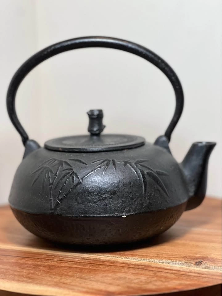 Vintage Japanese Tetsubin Cast Iron Teapot - Bamboo Design - photo 3