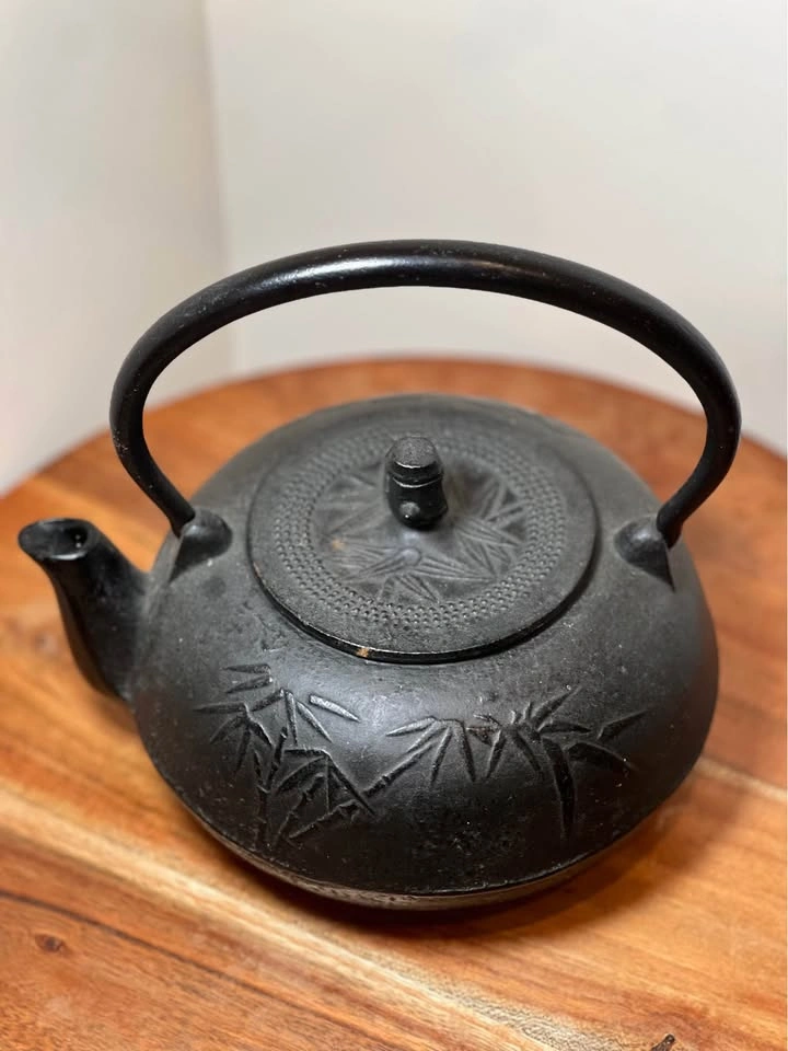 Vintage Japanese Tetsubin Cast Iron Teapot - Bamboo Design - photo 5
