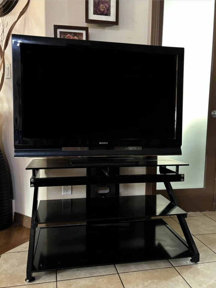 Sony Bravia TV & Black Glass Stand - photo 2