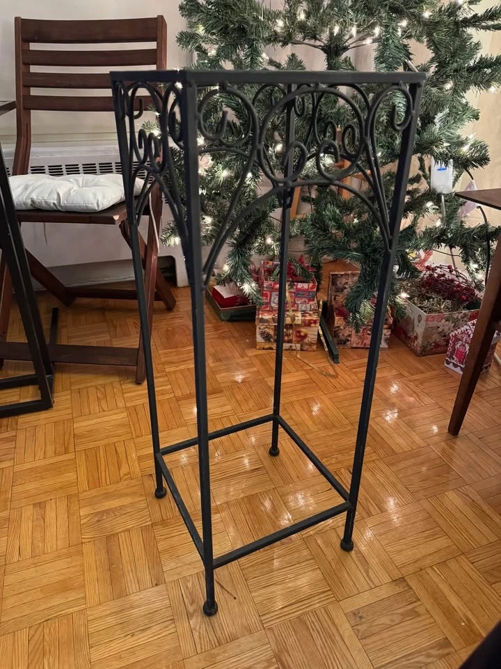 Vintage wrought iron plant stand - photo 3