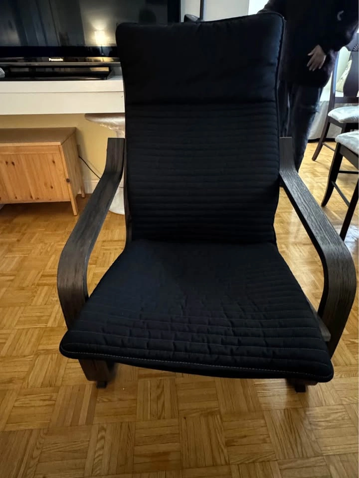 IKEA POÄNG armchair with brown frame and black cushion - photo 4