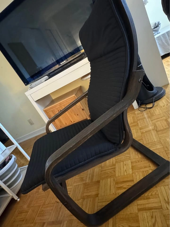 IKEA POÄNG armchair with brown frame and black cushion - photo 5