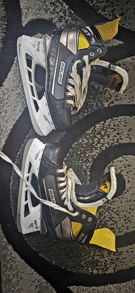 Bauer S37 Ice Hockey Skates Size 9.5