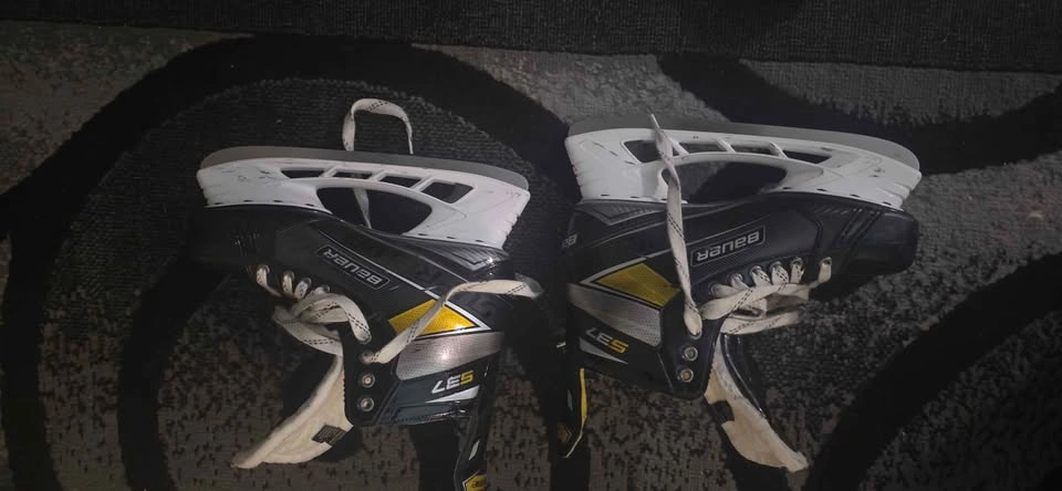 Bauer S37 Ice Hockey Skates Size 9.5 - photo 2