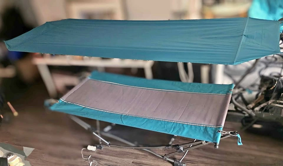 MacSports Portable cot with sun shade