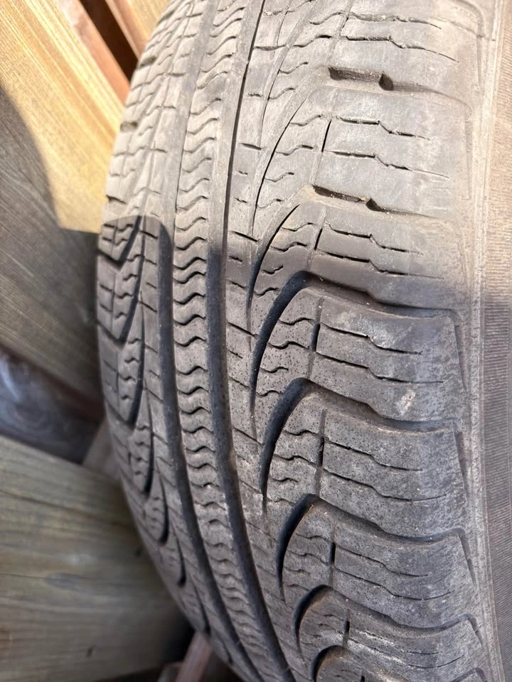 Volkswagen Rims & Tires - photo 4