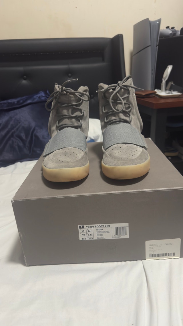 Yeezy Boost 750 Size 13 Grey/Gum - photo 4