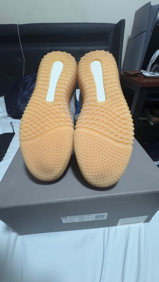Yeezy Boost 750 Size 13 Grey/Gum - photo 5