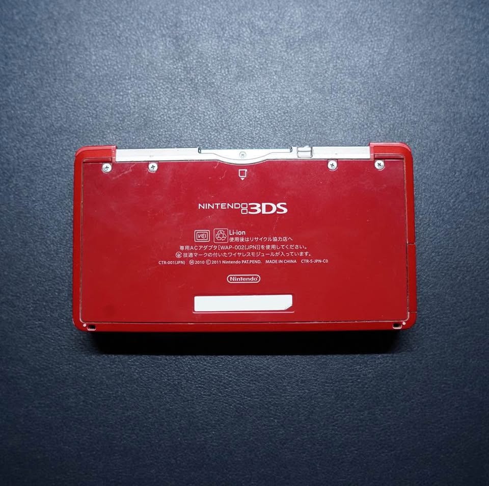 Nintendo 3DS - Red - Condition 6/10 - Works Perfectly - photo 4
