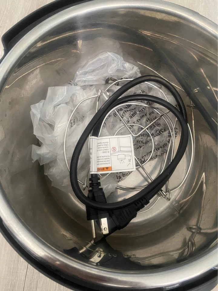 Instant Pot DUO Brand New - photo 3
