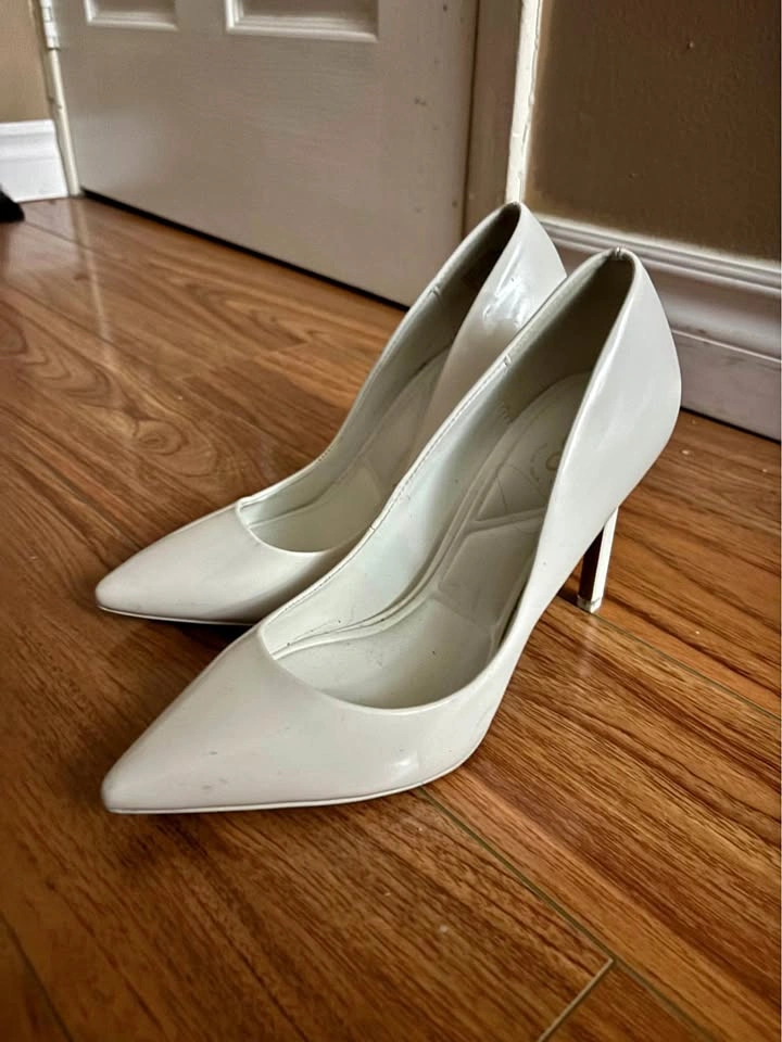 White Pointed Toe Heels (Aldo Lala) - Size 7