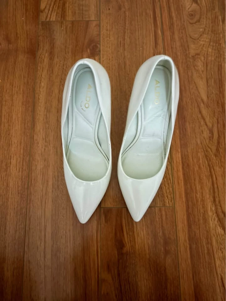 White Pointed Toe Heels (Aldo Lala) - Size 7 - photo 2