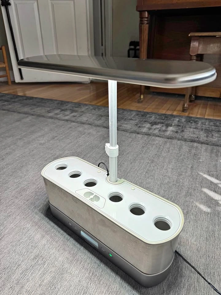 AEROGARDEN SLIM ELITE.