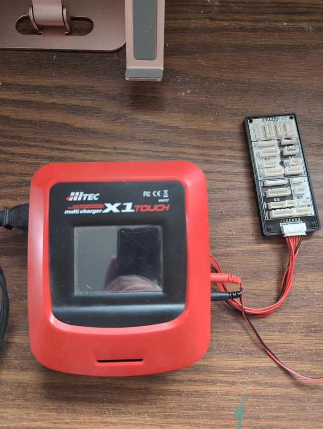 HiTec X1 Touch Battery Charger