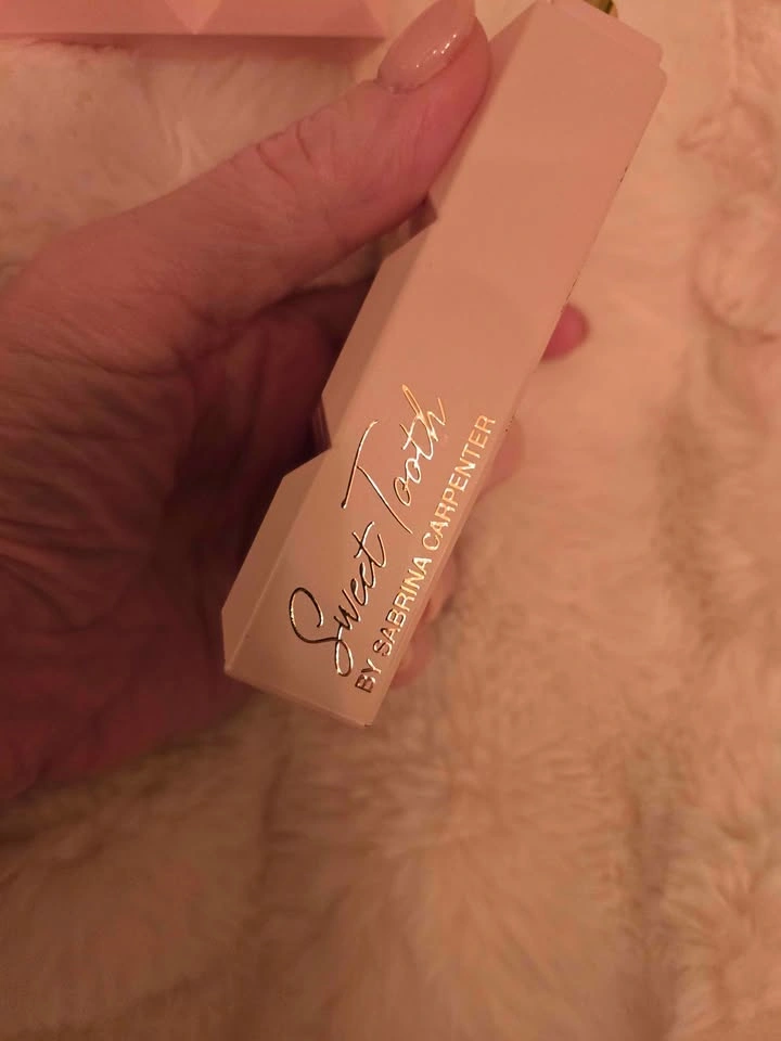 Sweet Tooth - Sabrina Carpenter - photo 3