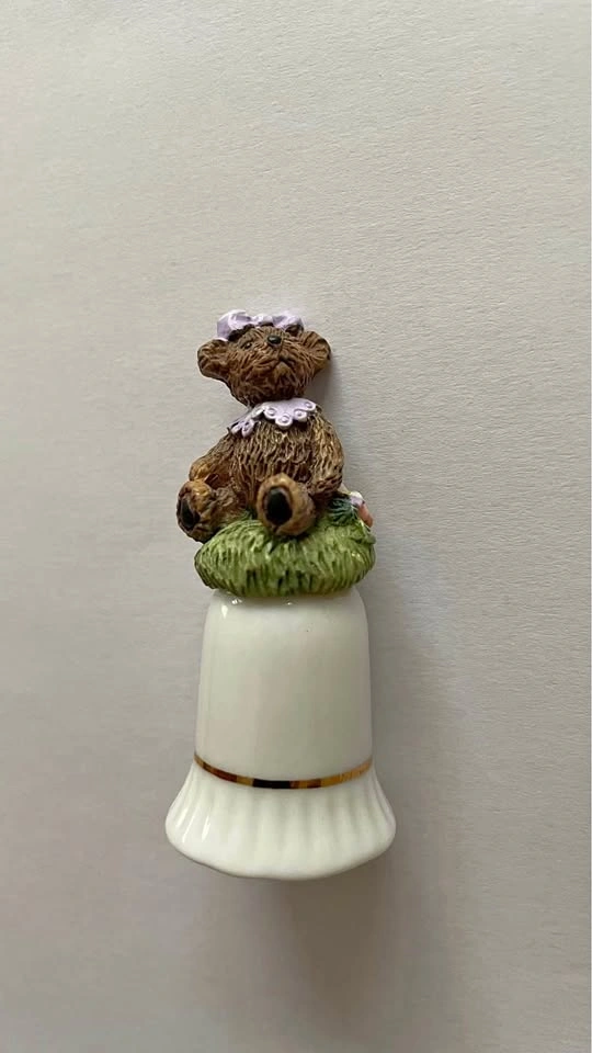 Vintage Avon Teddy Bear Porcelain 1999 Thimble - Collectible Gol