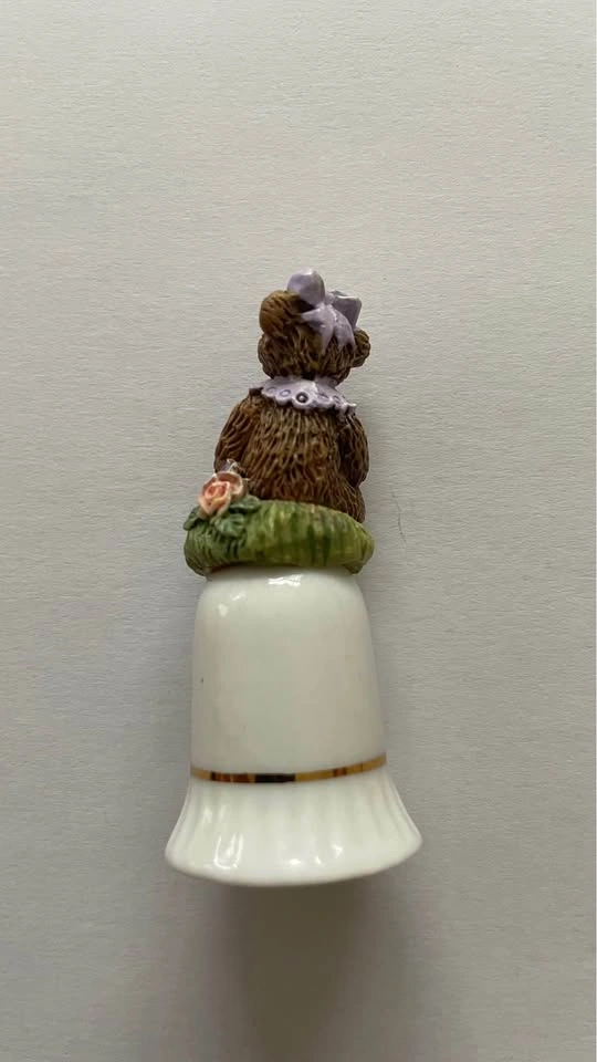 Vintage Avon Teddy Bear Porcelain 1999 Thimble - Collectible Gol - photo 2
